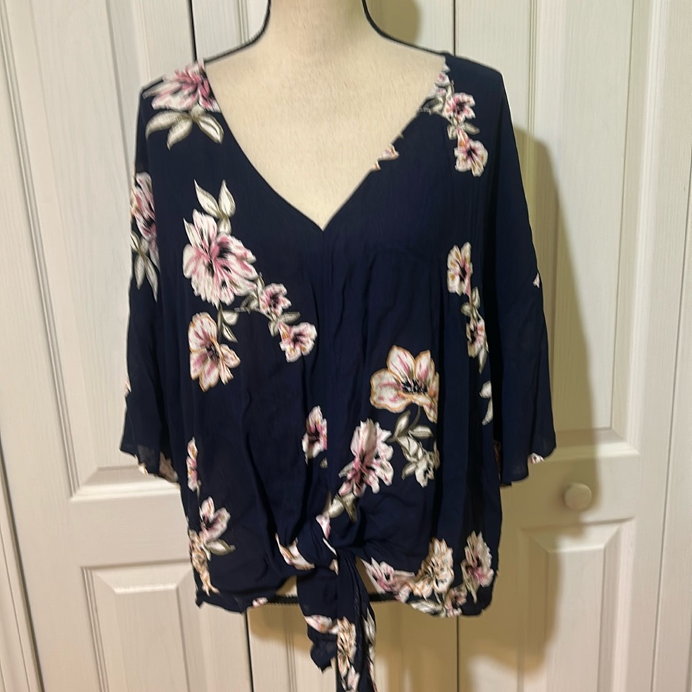 LUQ Stitch Fix Rhee Navy Blue Pink Floral Tie Front Blouse